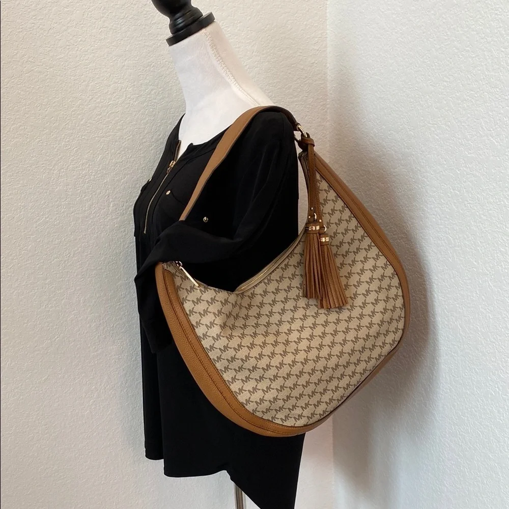 Michael‎ Kors Signature Lydia Large Shoulder Hobo Bag in Natural and Acorn